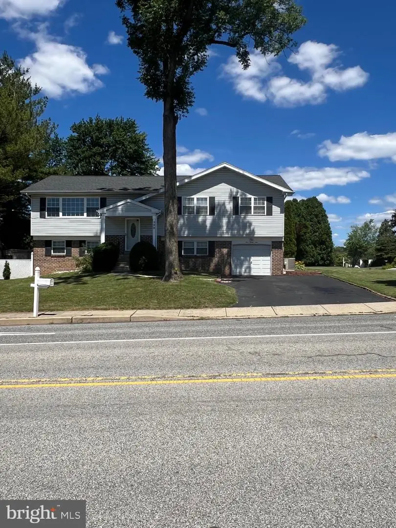 599 Elliott Dr, King Of Prussia, PA 19406 - #1