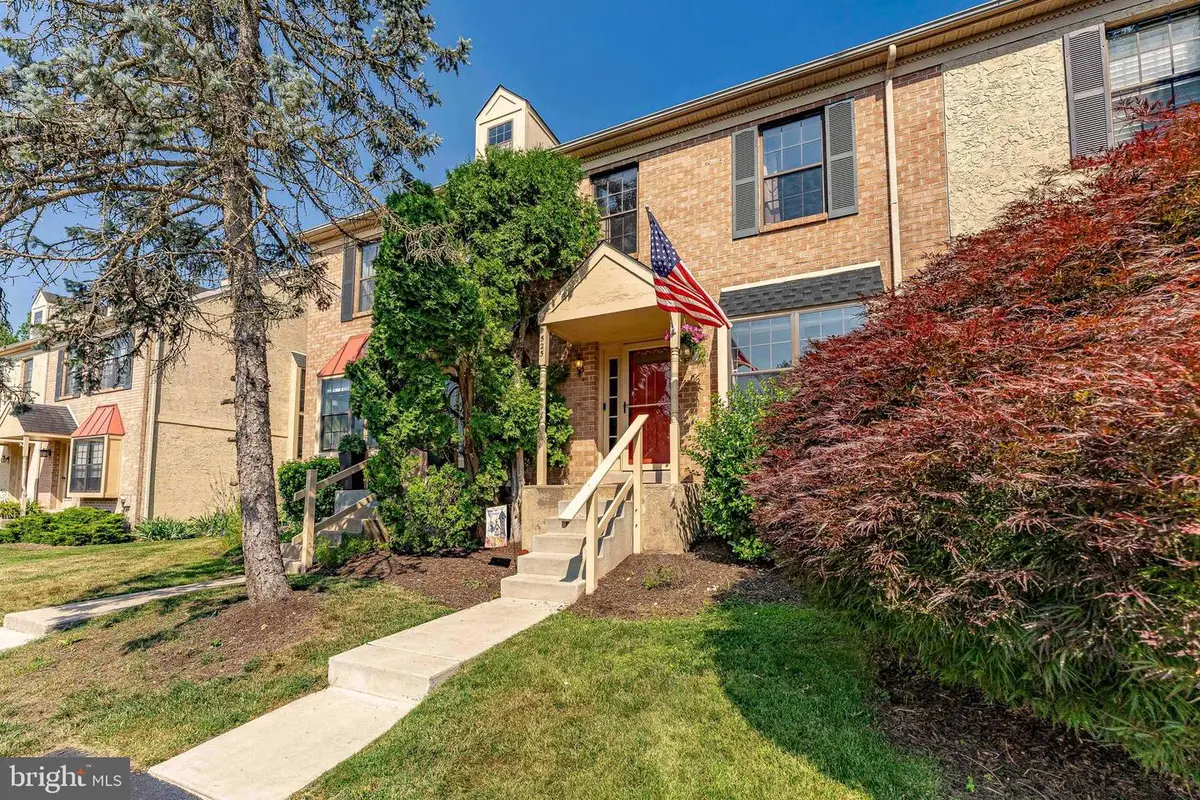 525 Bassett Ln, West Norriton, PA 19403 - #1