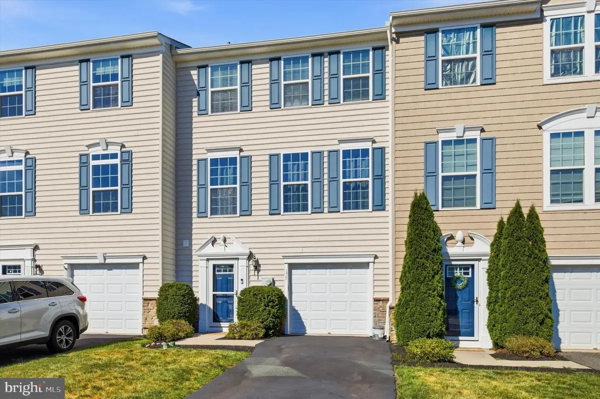 175 Tulip Ln, Gilbertsville, PA 19525 - #1
