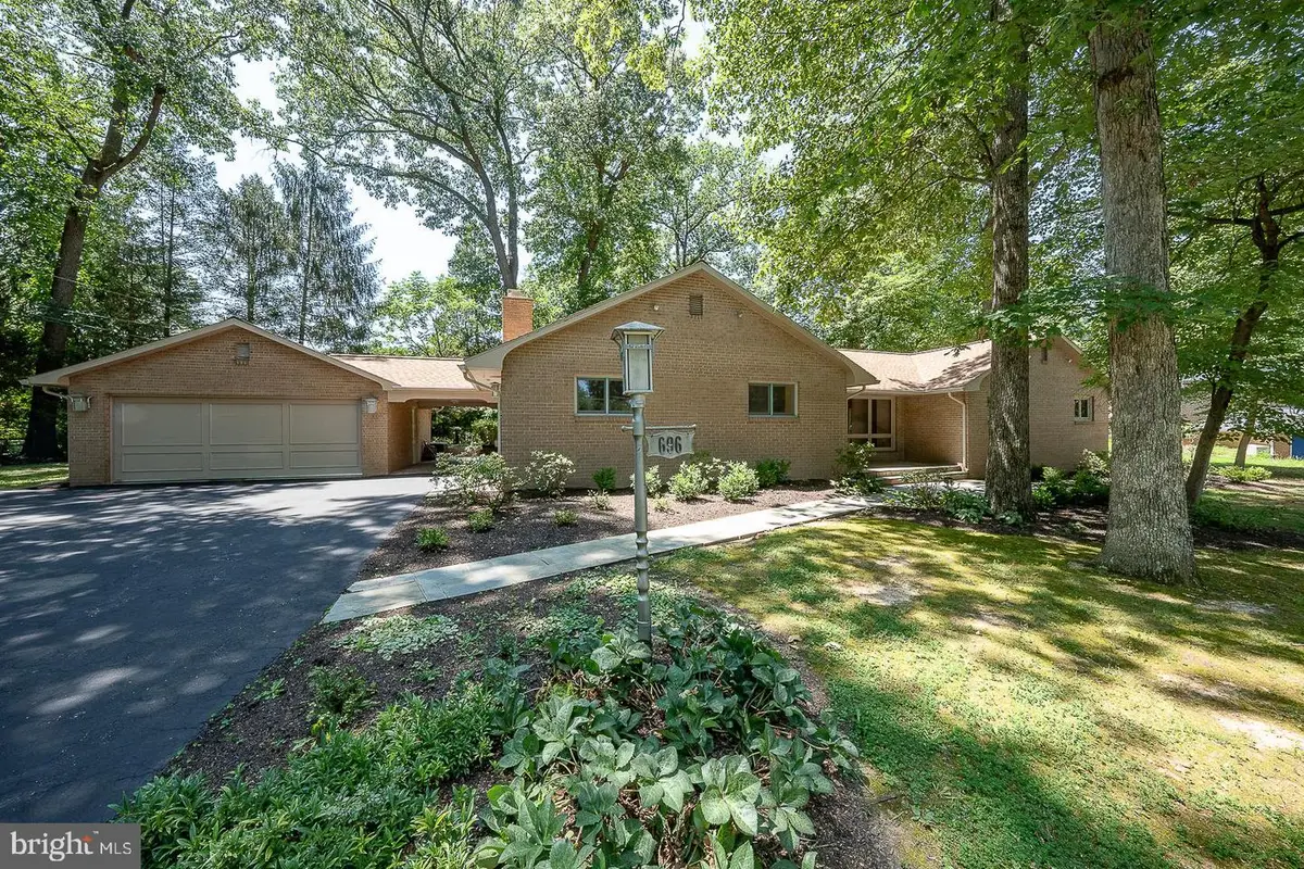 696 Forest Rd, Wayne, PA 19087 - #1