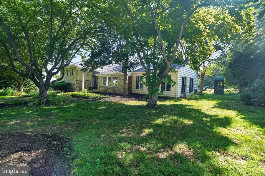 1904 Quill Ln, Oreland, PA 19075 - #2