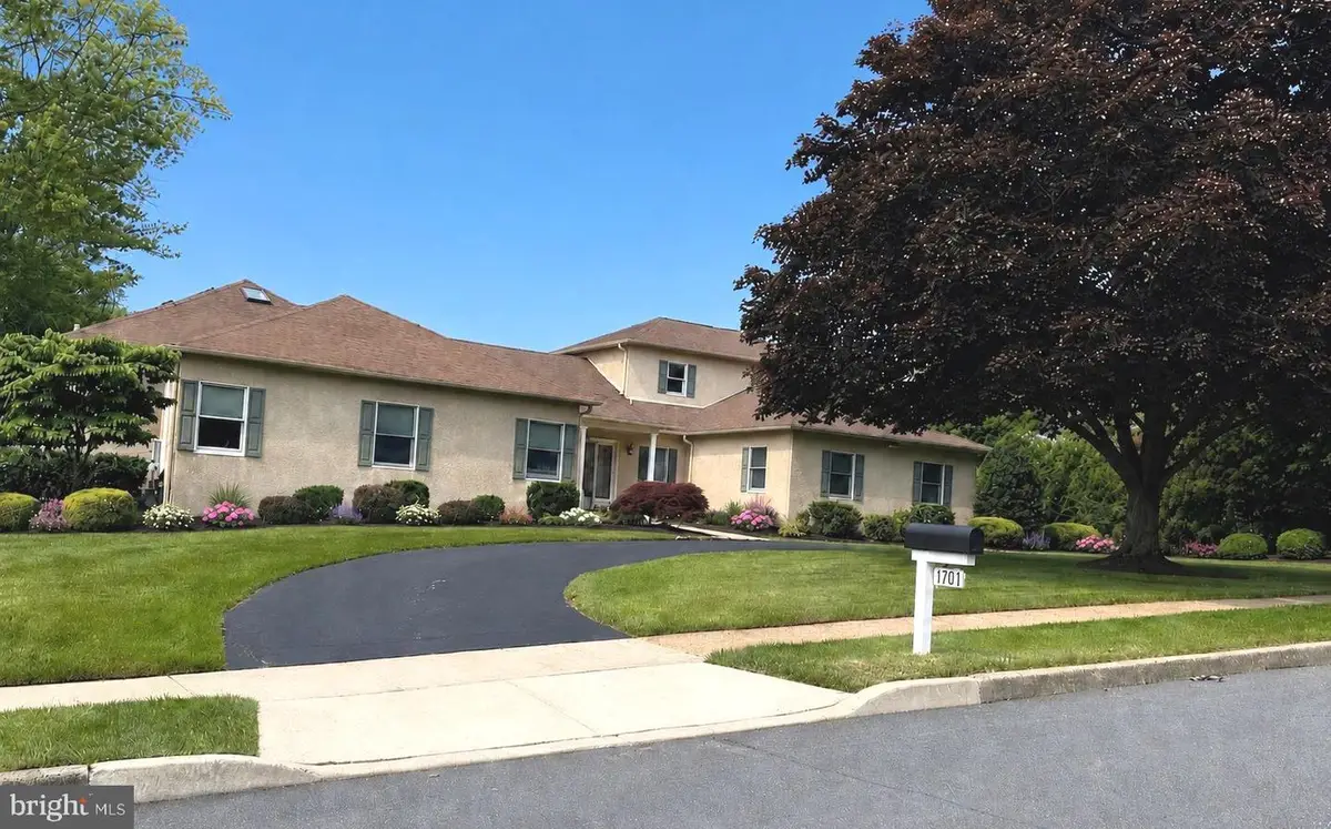 1701 Wellsly Rd, Dresher, PA 19025 - #1