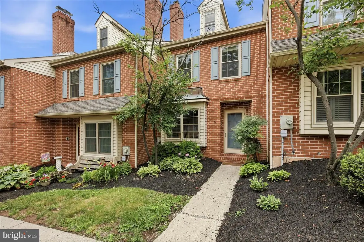 700 Farmington Ave #4, Pottstown, PA 19464 - #1
