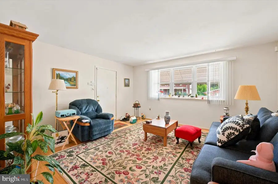 17 Loney St, Jenkintown, PA 19046 - #3