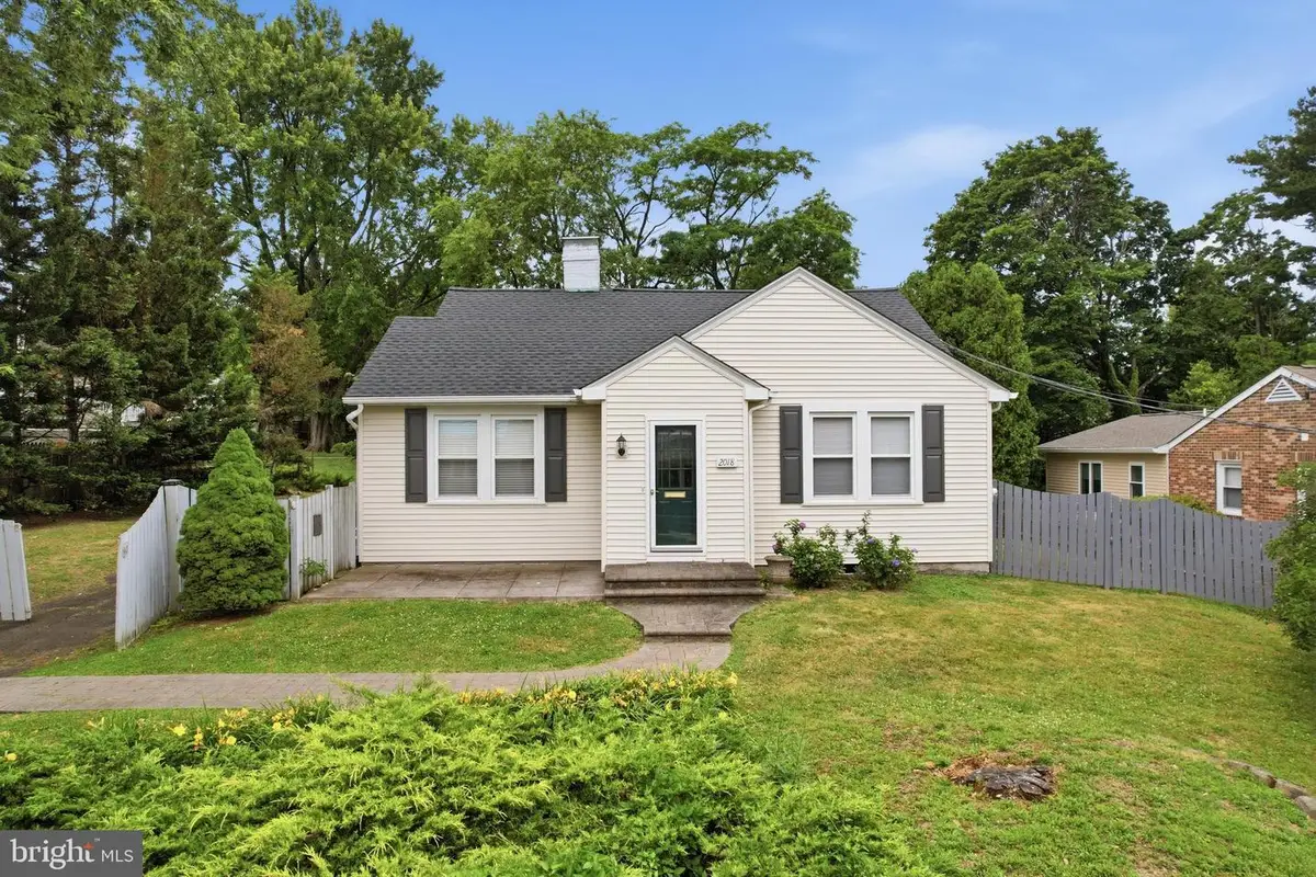2018 Roy Ave, Abington, PA 19001 - #1