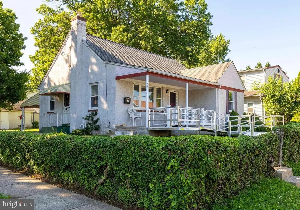 681 Hamel Ave, Glenside, PA 19038 - #1