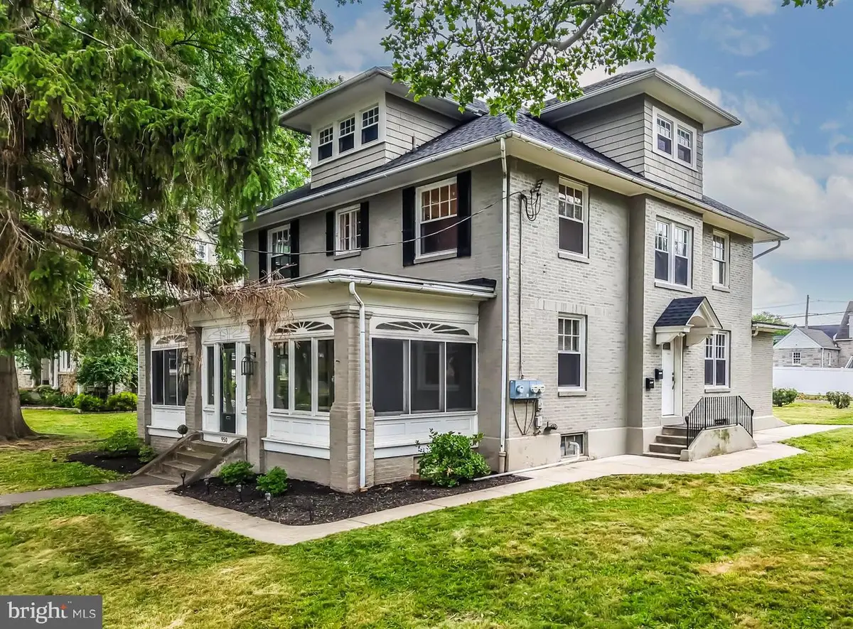 950 N Charlotte St, Pottstown, PA 19464 - #1