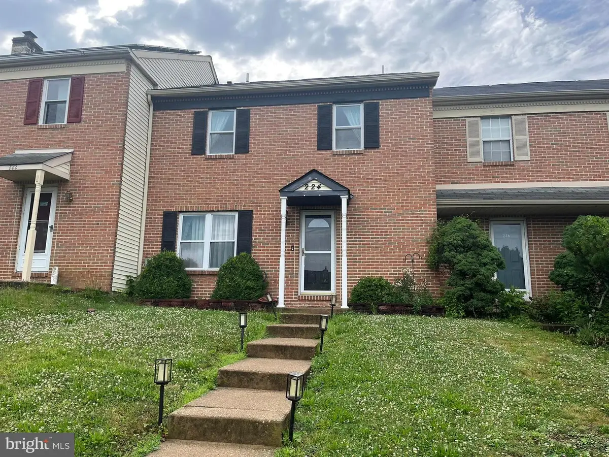 224 Grimley Rd, Schwenksville, PA 19473 - #1