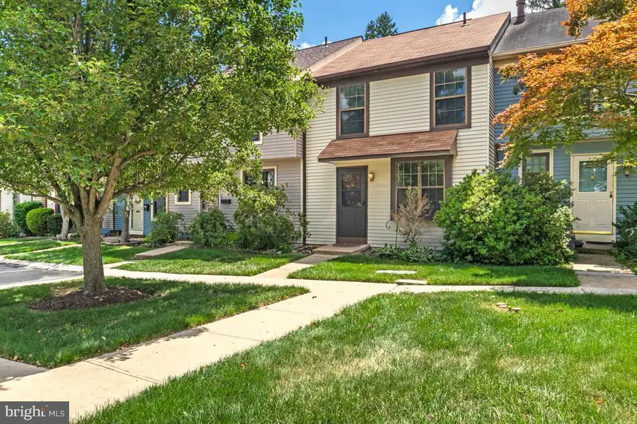 307 Franklin Ct, North Wales, PA 19454 - #2