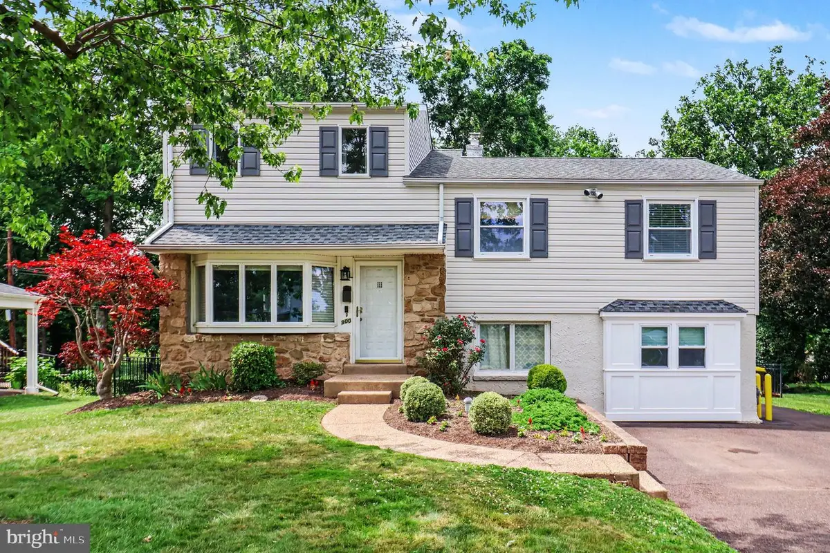 900 Woodlawn Dr, Lansdale, PA 19446 - #1