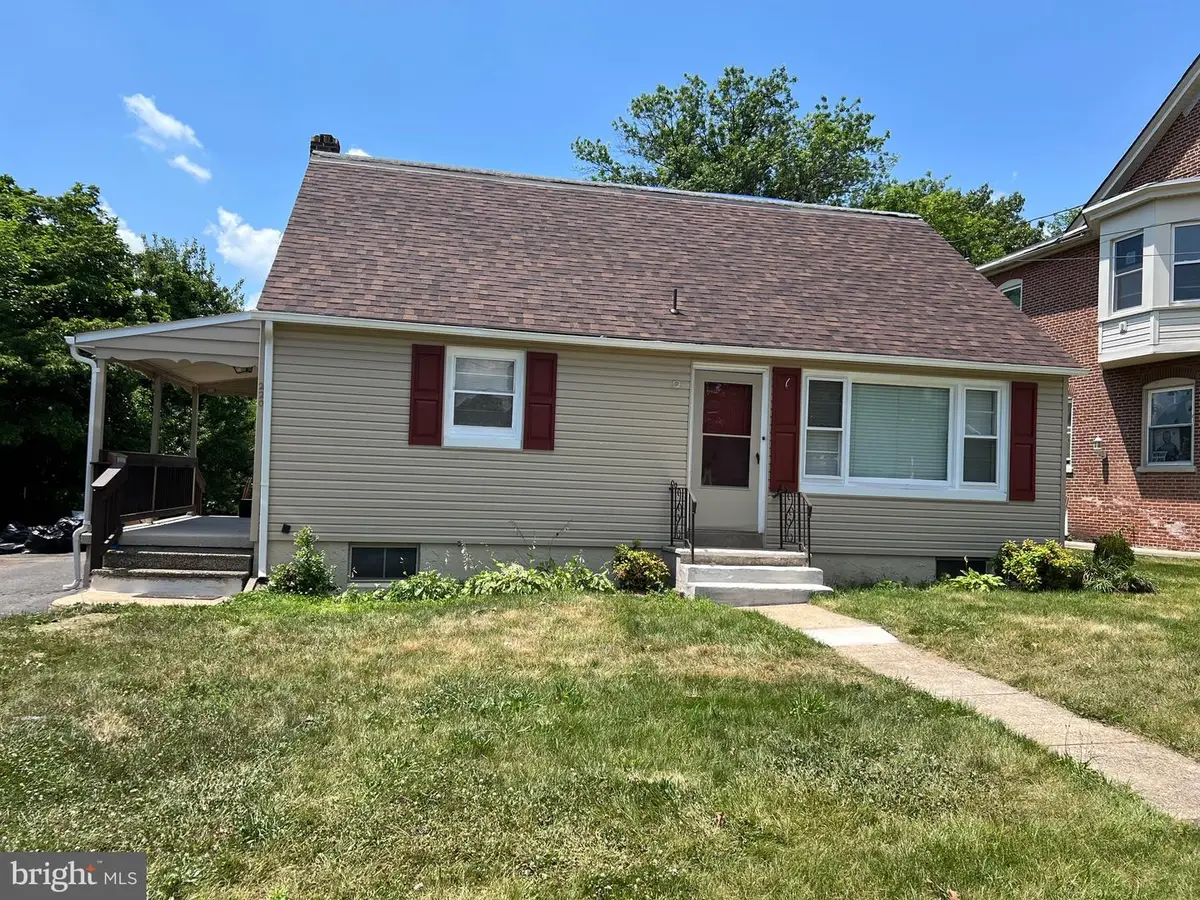 220 Glasgow St, Pottstown, PA 19464 - #1