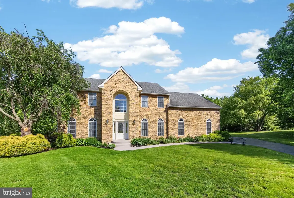 114 Memory Ln, Telford, PA 18969 - #1