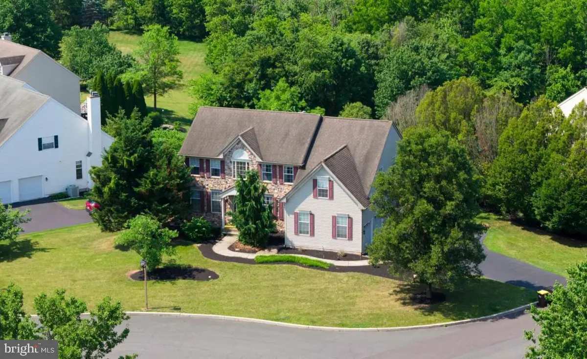 20 Greenshire Blvd, Schwenksville, PA 19473 - #1