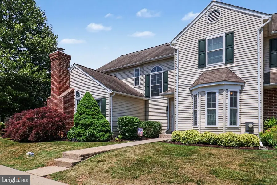 16 Village Dr, Schwenksville, PA 19473 - #3