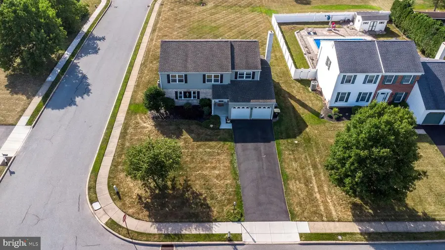 140 Elio Cir, Royersford, PA 19468 - #3
