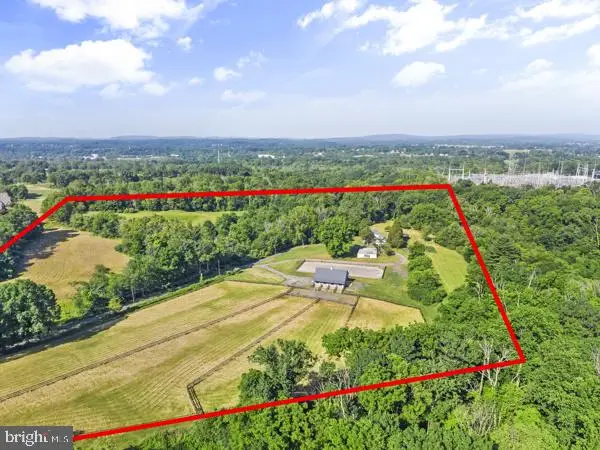 1 Keen Rd, ROYERSFORD, PA 19468