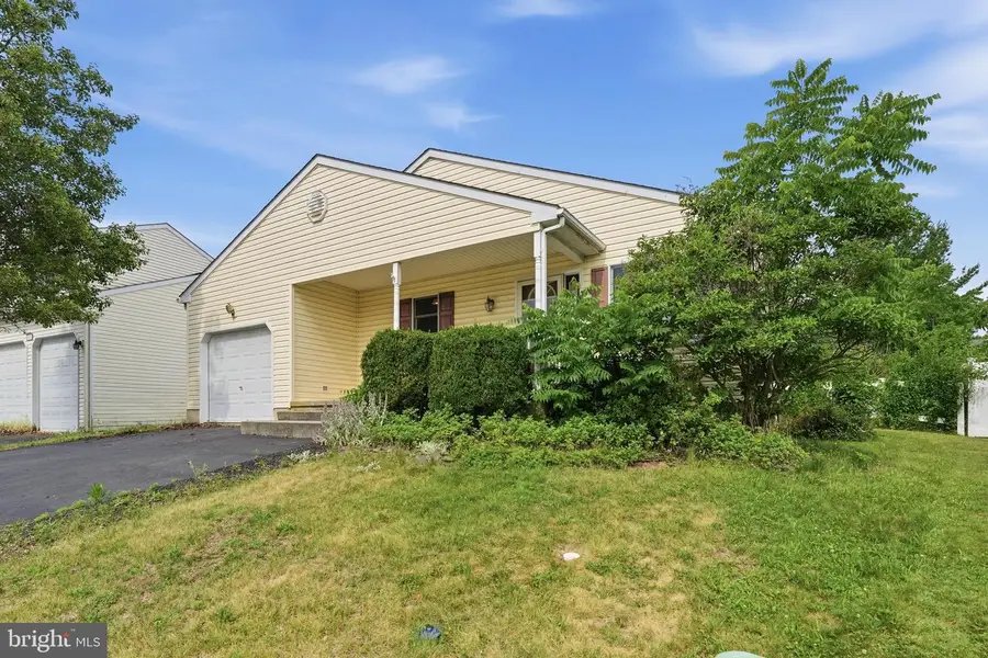1036 Jodie Ct, Pennsburg, PA 18073 - #2