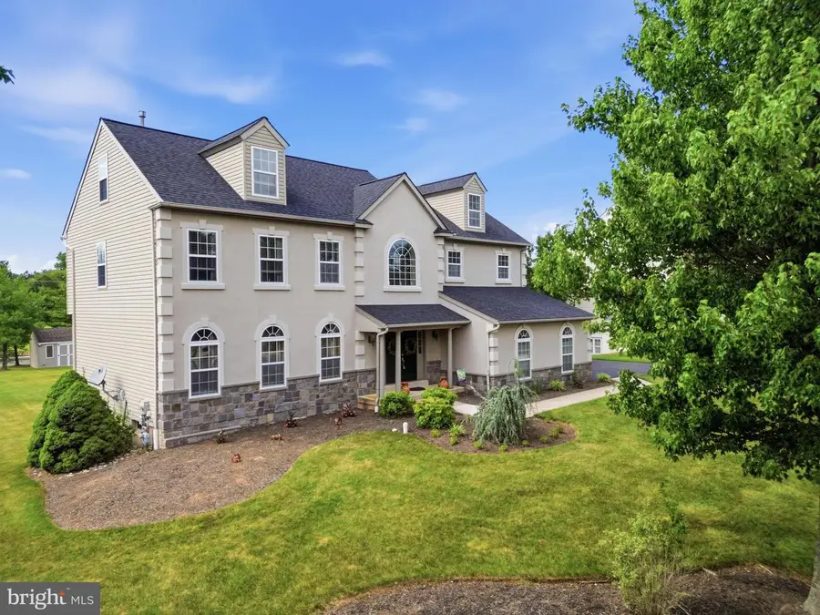 2051 Lockerbie Rd, Schwenksville, PA 19473 - #3