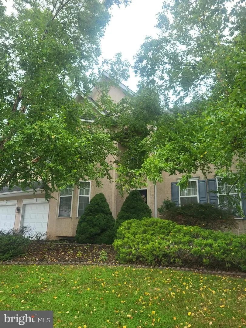 6003 Shady Wood Cir, Collegeville, PA 19426 - #1