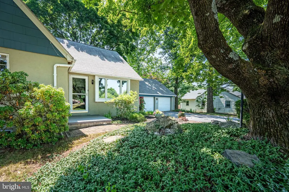 3070 Middle Creek Rd, Gilbertsville, PA 19525 - #1