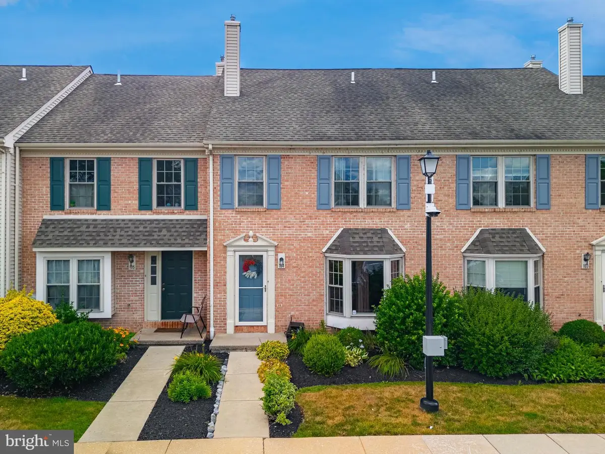 104 Hollytree Ct, Pottstown, PA 19464 - #1