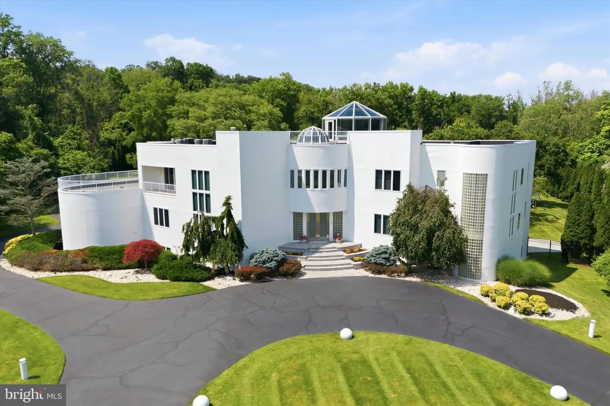 611 Creek Ln, Flourtown, PA 19031 - #1