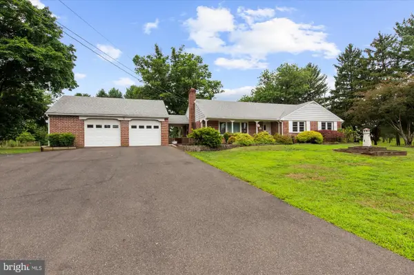 338 Borough Line Rd, COLLEGEVILLE, PA 19426