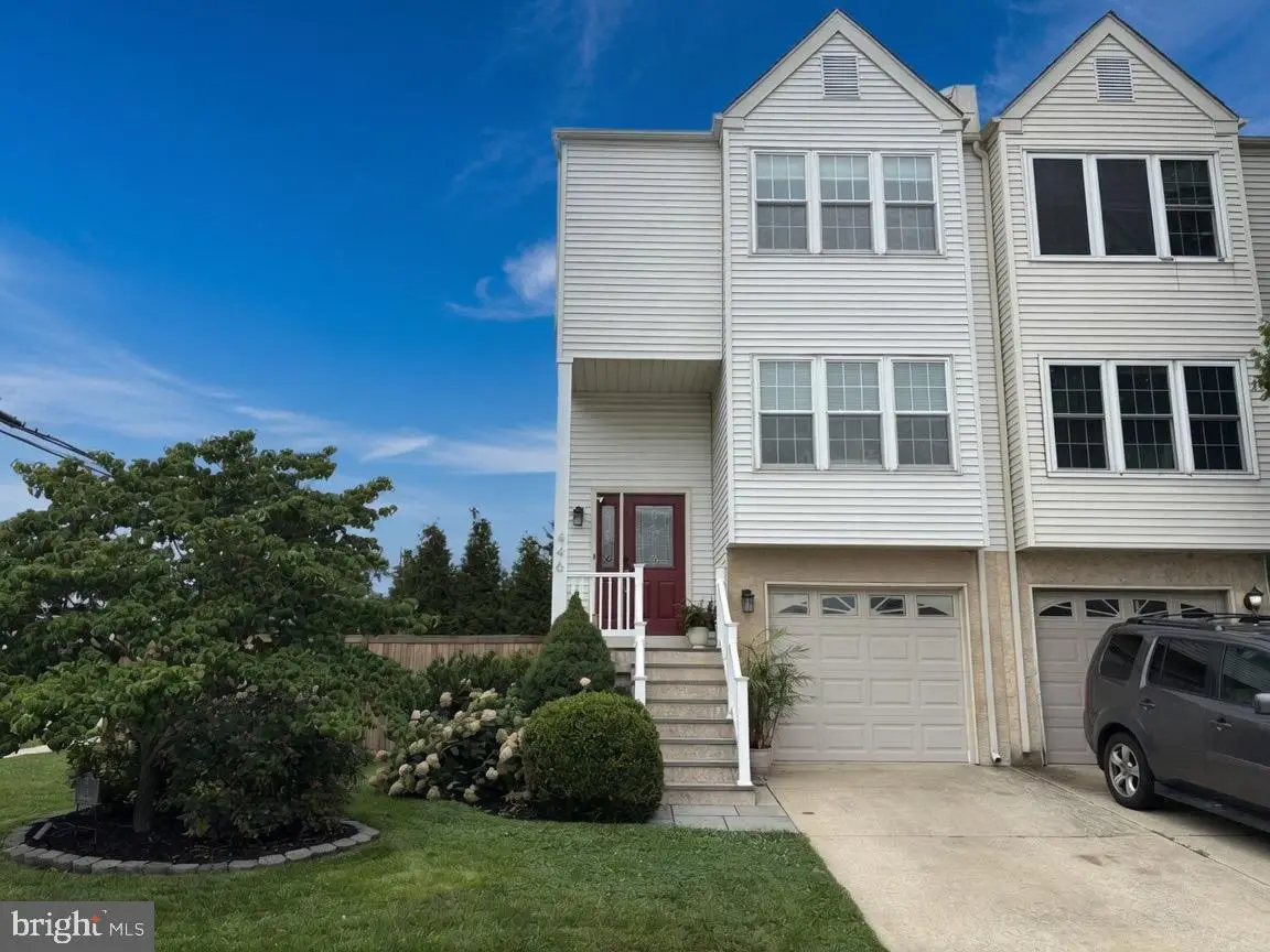 446 Pleasant Valley Dr, Conshohocken, PA 19428 - #1