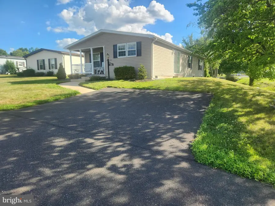 776 Fernwood Cv, North Wales, PA 19454 - #2