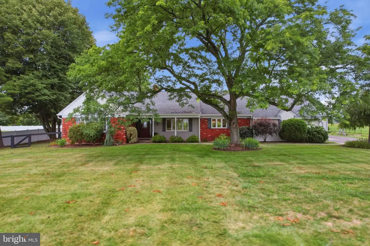 645 Mininger Rd, Souderton, PA 18964 - #1