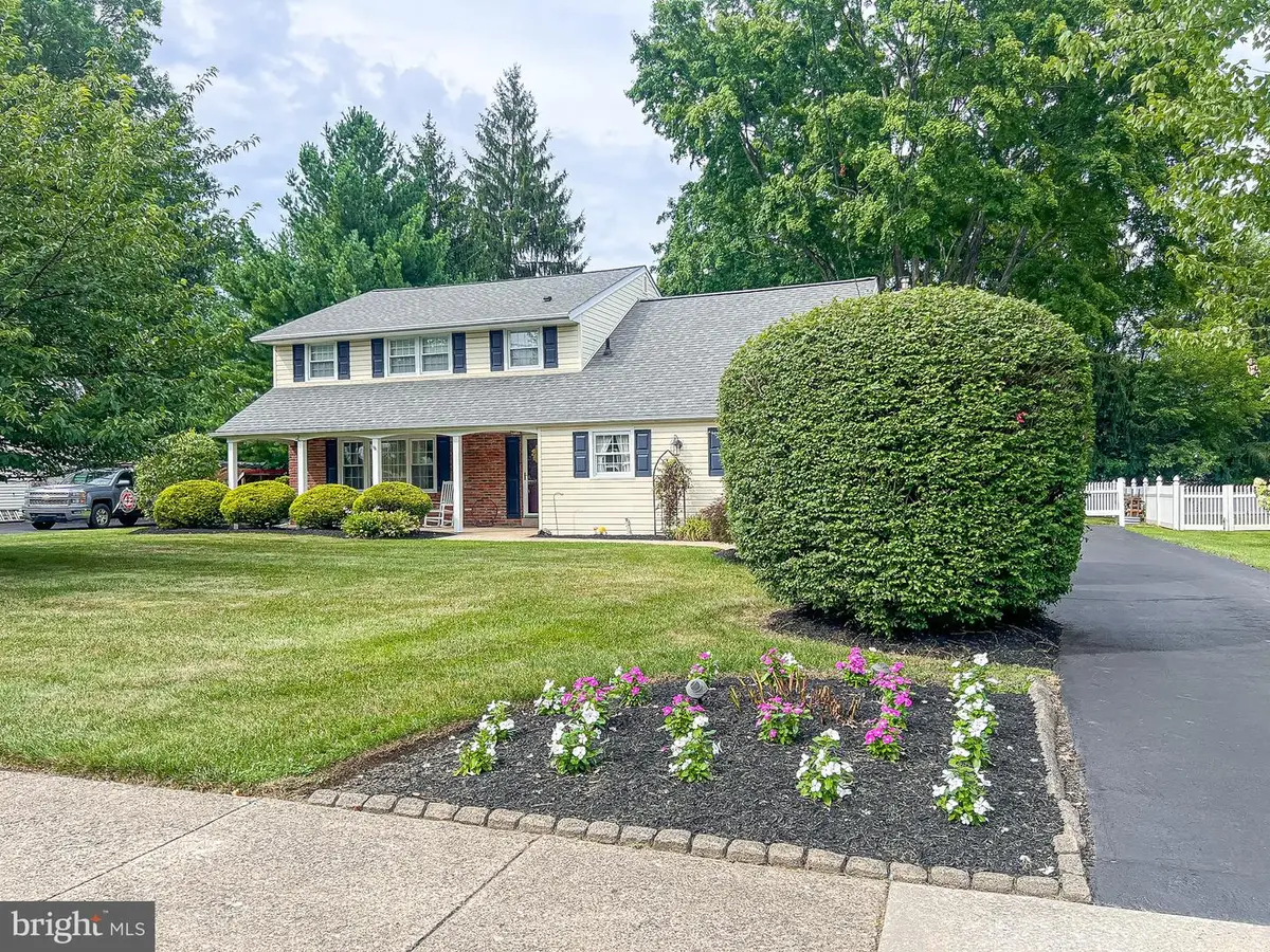 663 Serrill Dr, Hatboro, PA 19040 - #1