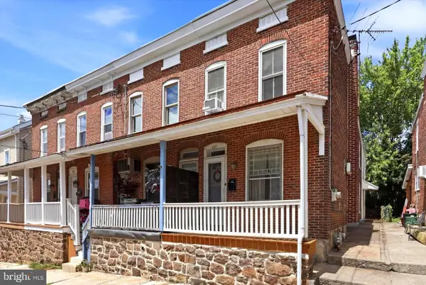 327 Summer St, ROYERSFORD, PA 19468