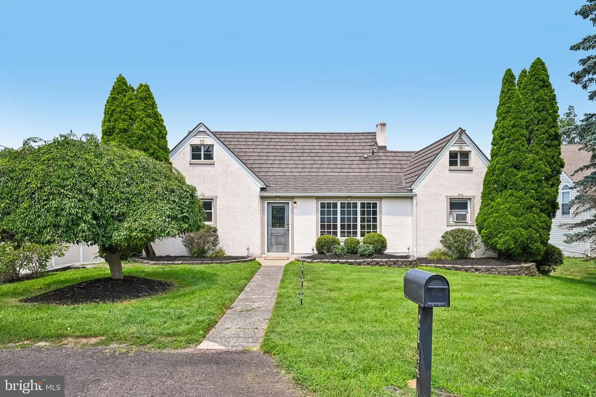 2144 Sunnyside Ave, Pottstown, PA 19464 - #1