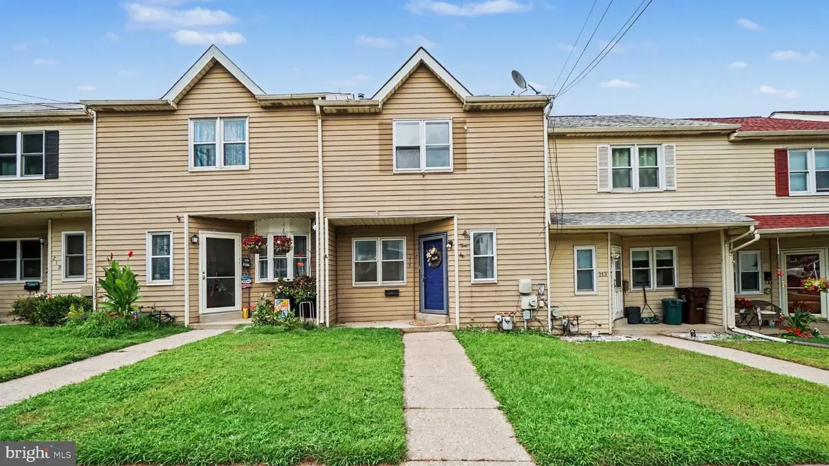 215 Coates St, Bridgeport, PA 19405 - #1