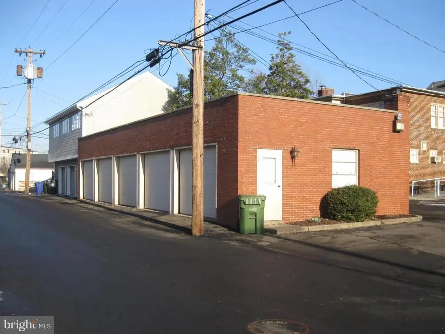 24 E Main St, Lansdale, PA 19446 - #3