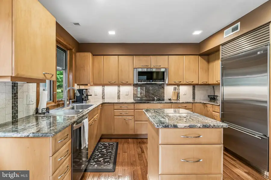 7 Haycroft Dr, Spring House, PA 19477 - #3