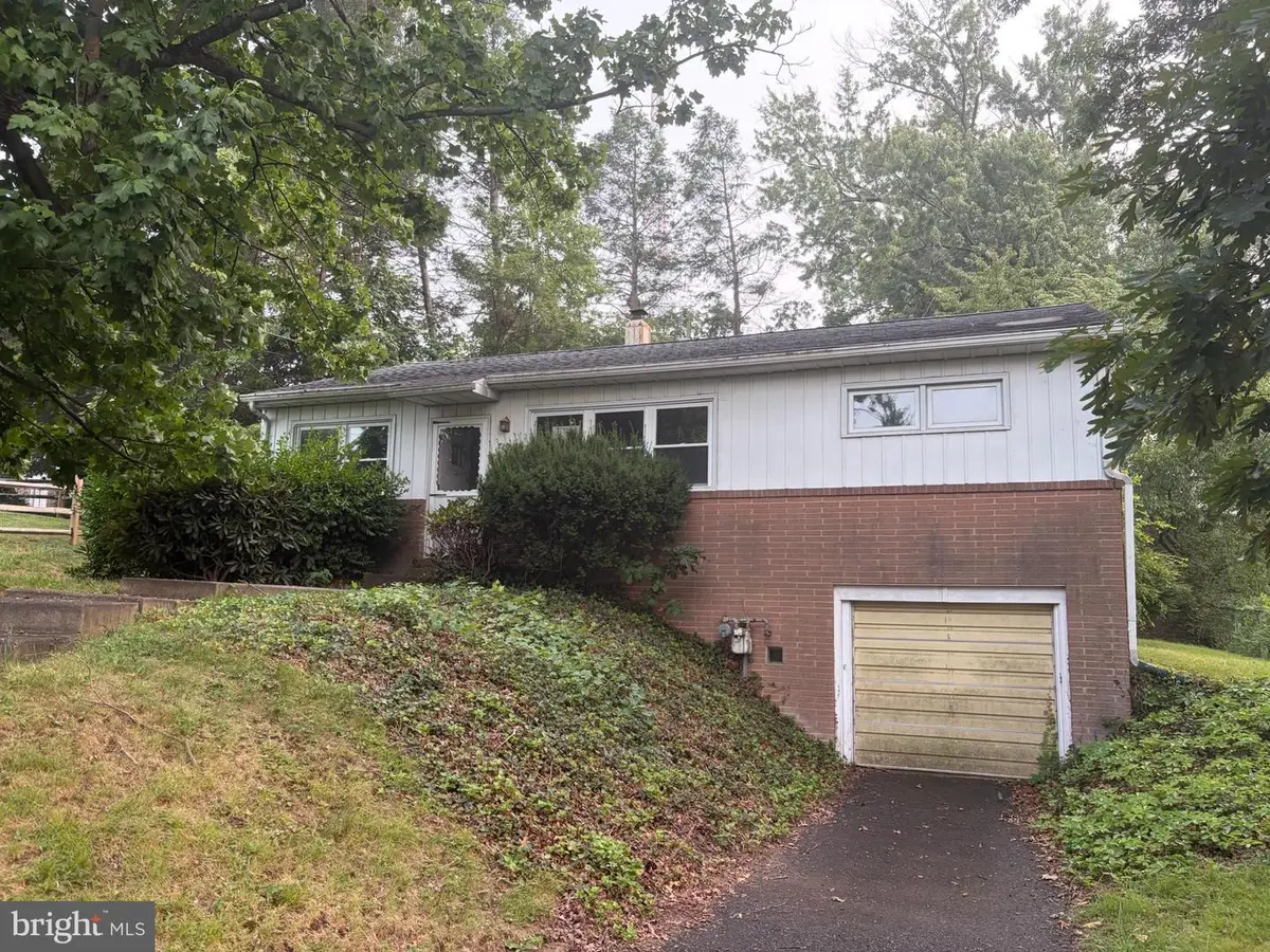 210 Fern Ave, Willow Grove, PA 19090 - #1
