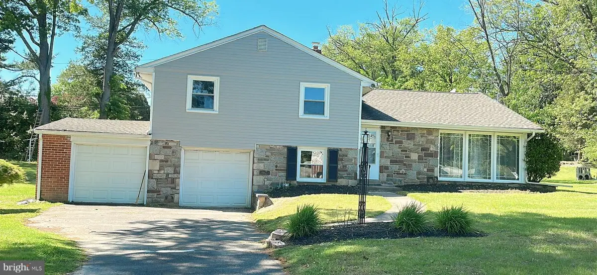 1242 June Rd, Huntingdon Valley, PA 19006 - #1