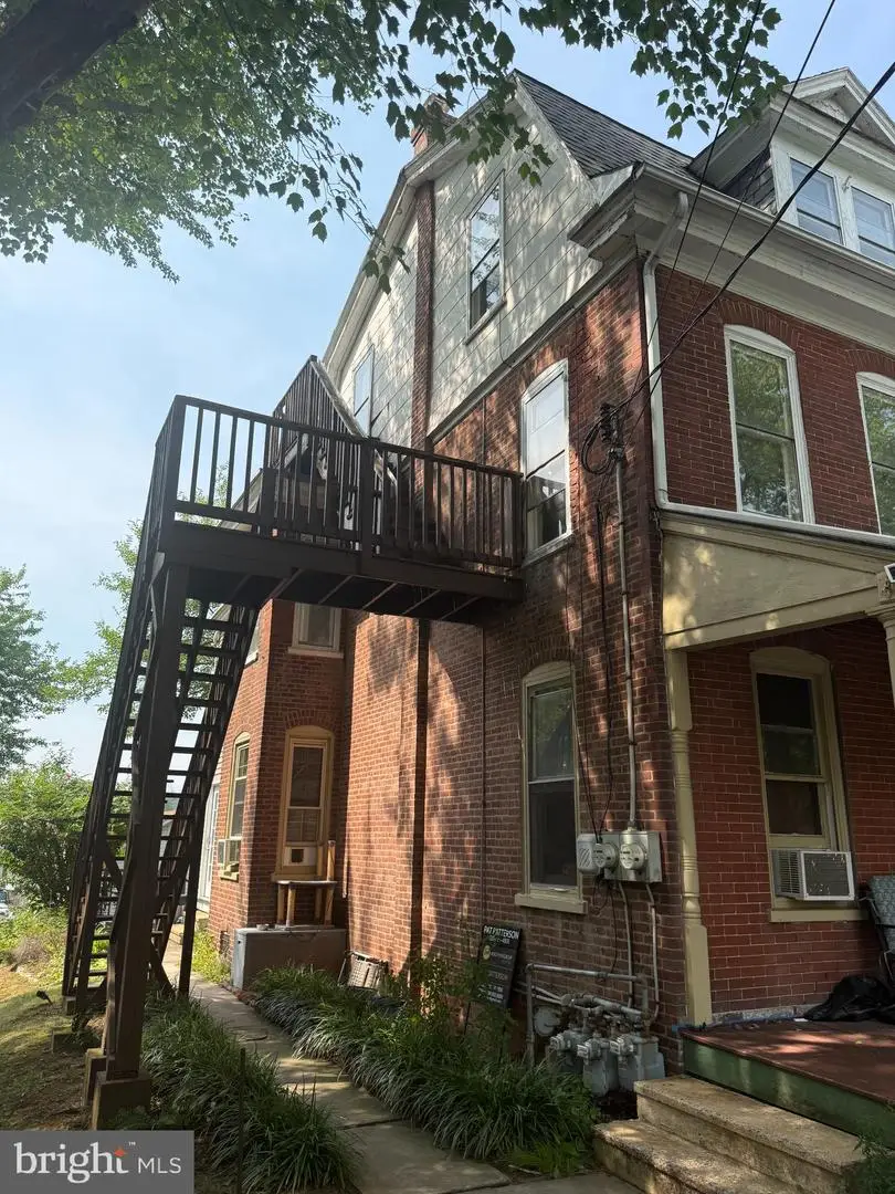 657 N Charlotte St, Pottstown, PA 19464 - #3