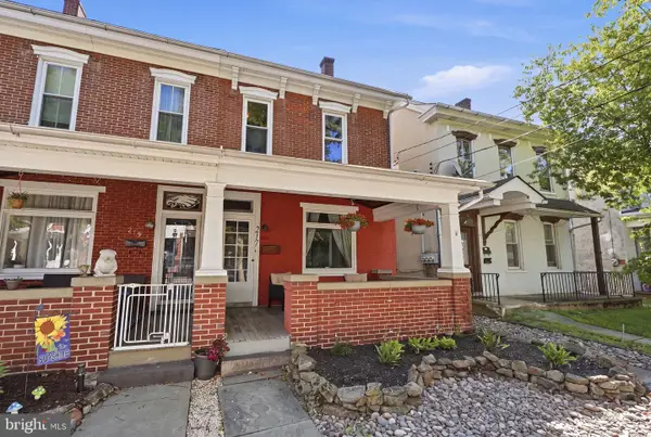 217 Main St, EAST GREENVILLE, PA 18041