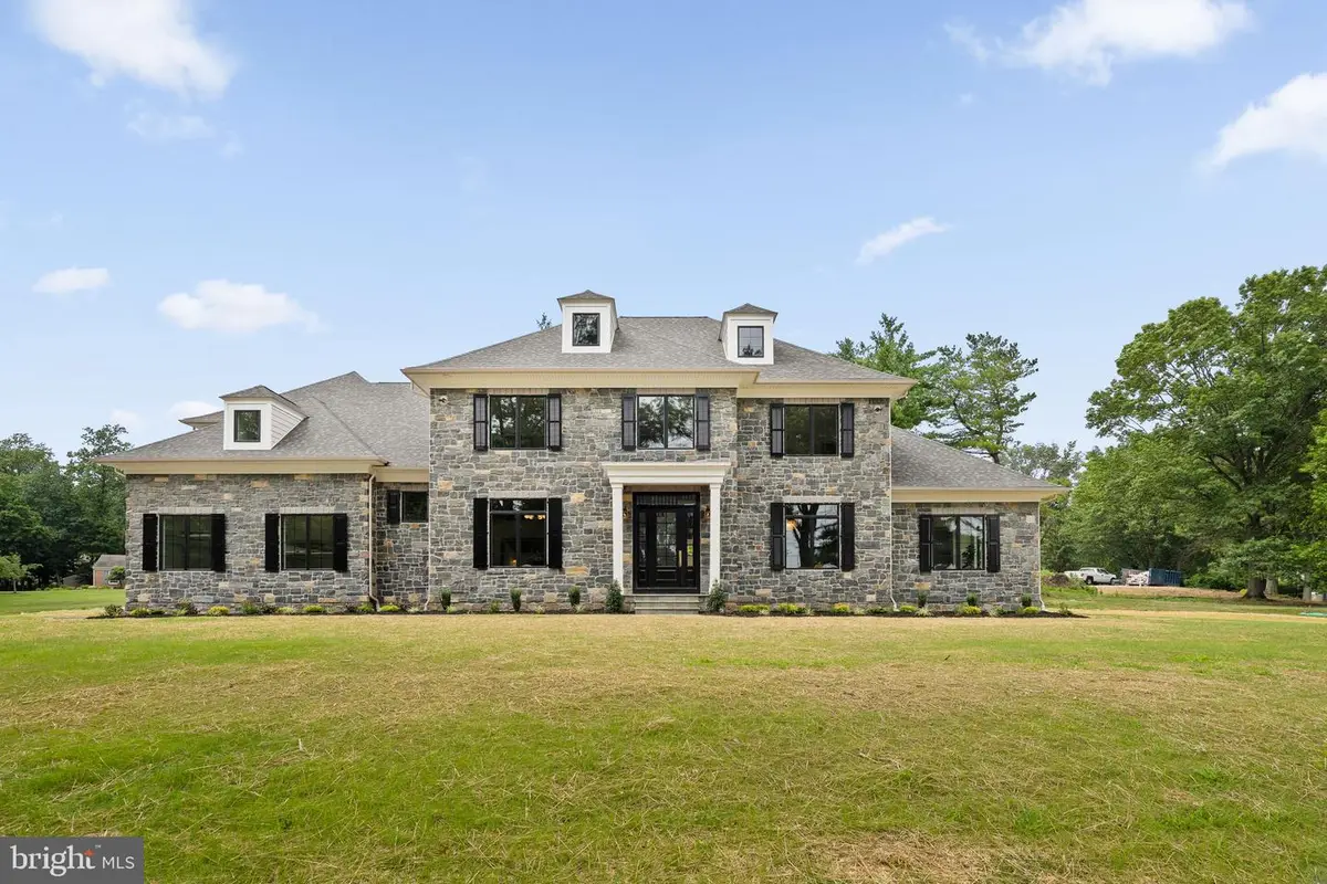 725 W Curry Dr, Blue Bell, PA 19422 - #1