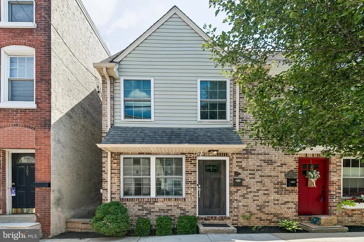 303 E Hector St, Conshohocken, PA 19428 - #1
