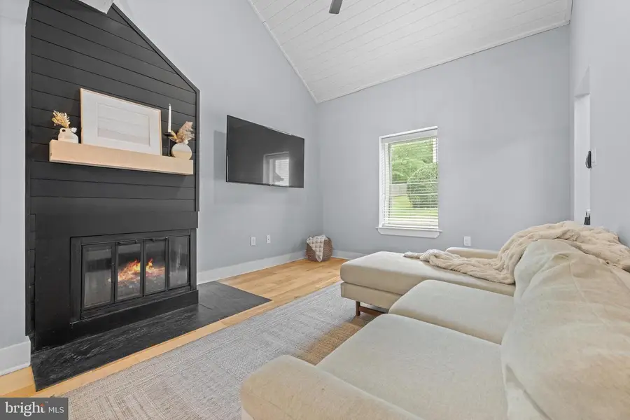 142 Pinecrest Dr, King Of Prussia, PA 19406 - #3