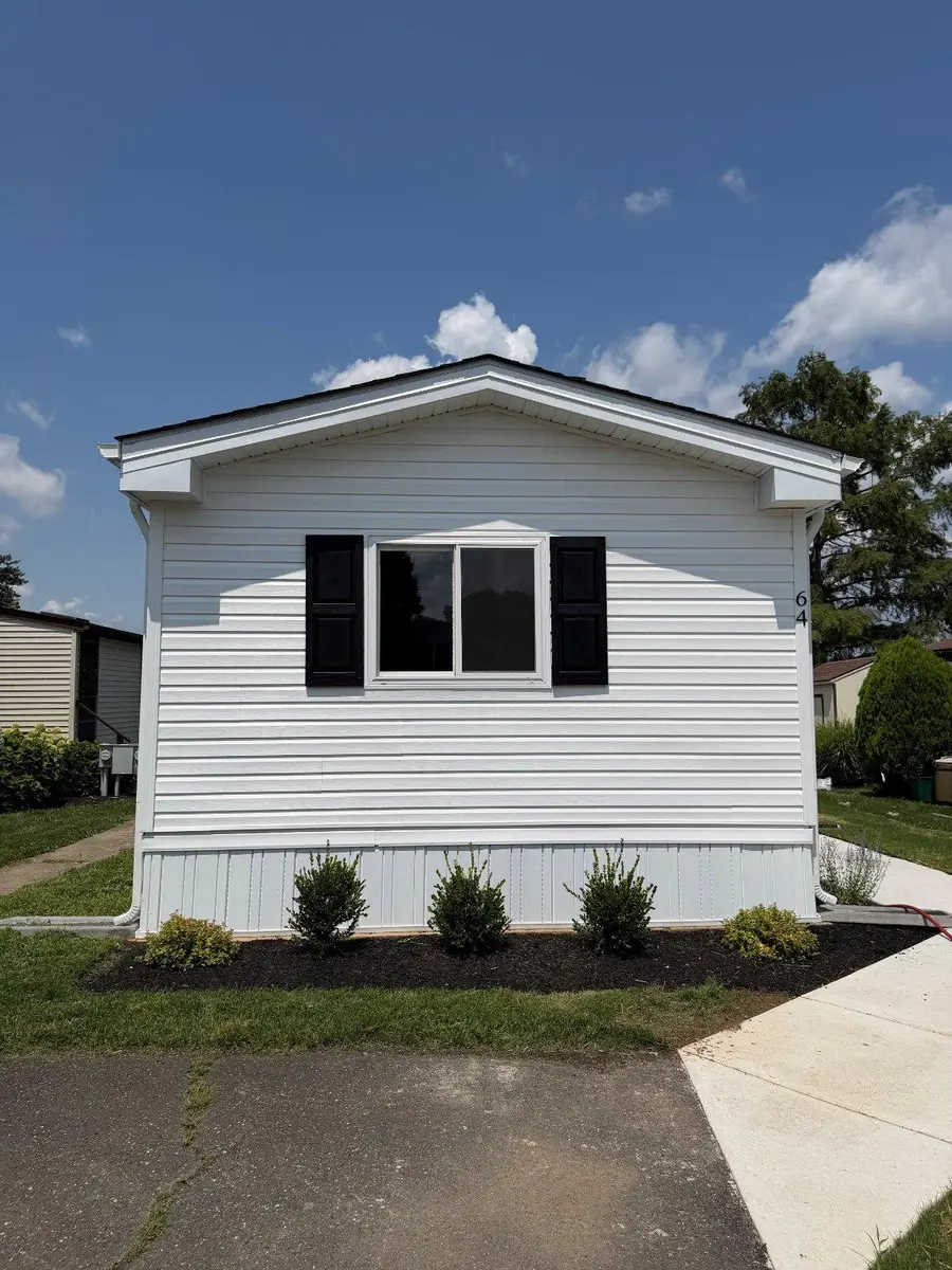 64 Longwood Pl, North Wales, PA 19454 - #2