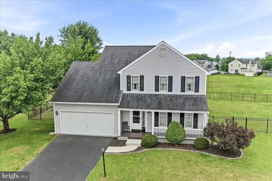 423 Larchwood Dr, Royersford, PA 19468 - #2