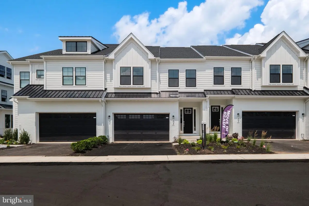 215 River Trail Cir, King Of Prussia, PA 19406 - #1