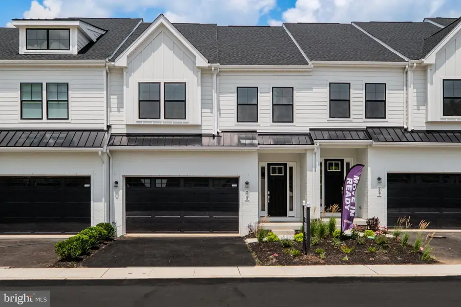 215 River Trail Cir, King Of Prussia, PA 19406 - #2