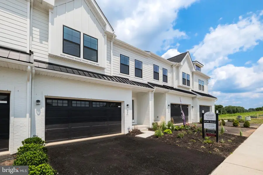 215 River Trail Cir, King Of Prussia, PA 19406 - #3