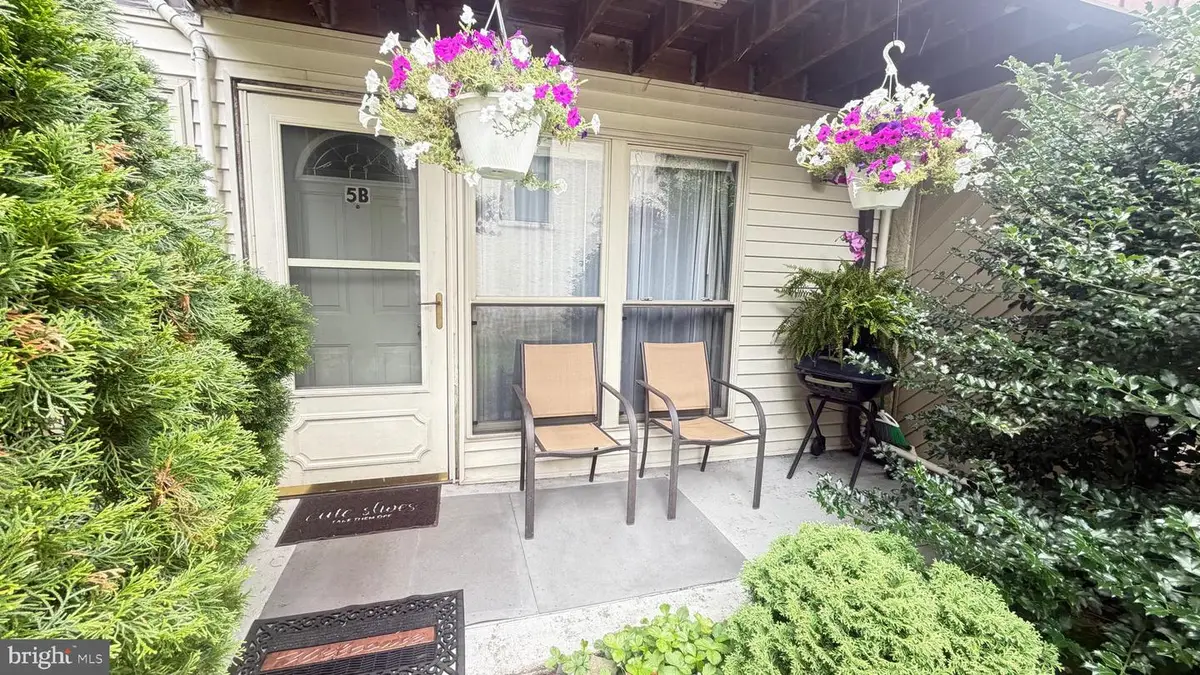 233 Township Line Rd #5b, Elkins Park, PA 19027 - #1