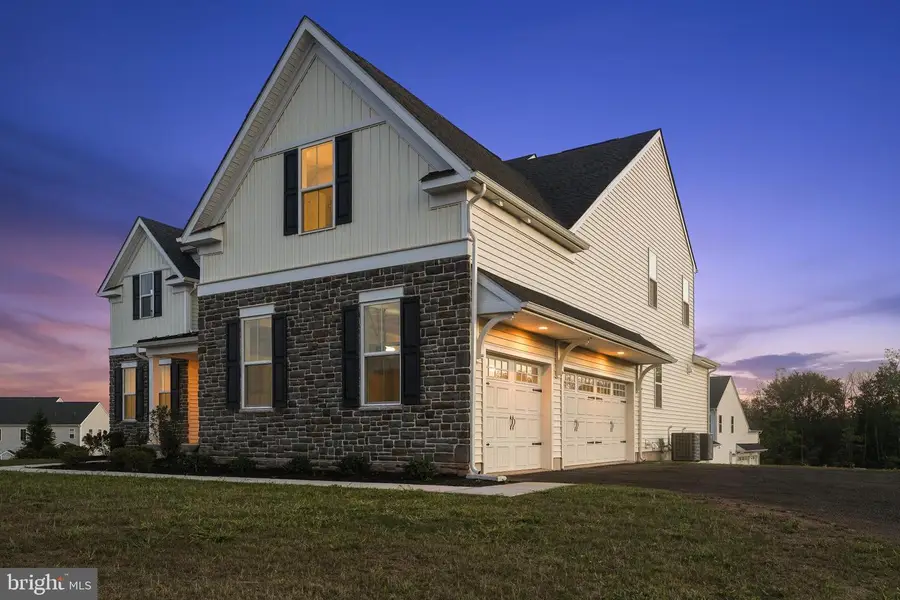 409 Longview Dr, Collegeville, PA 19426 - #2